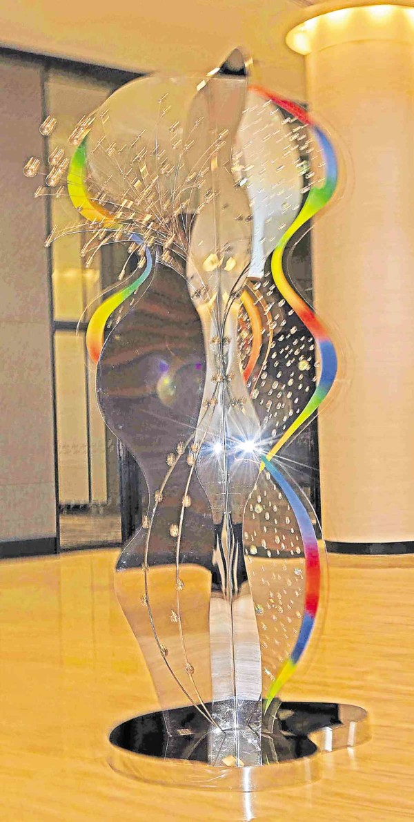 Glass artwork by Impy Pilapil
